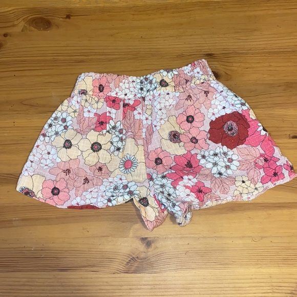 Toddler girl assorted shorts size 2T - Picture 13 of 16